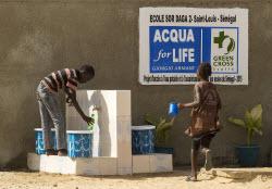 Armani Continues its Acqua for Life Program for Tthe Sixth Year Running